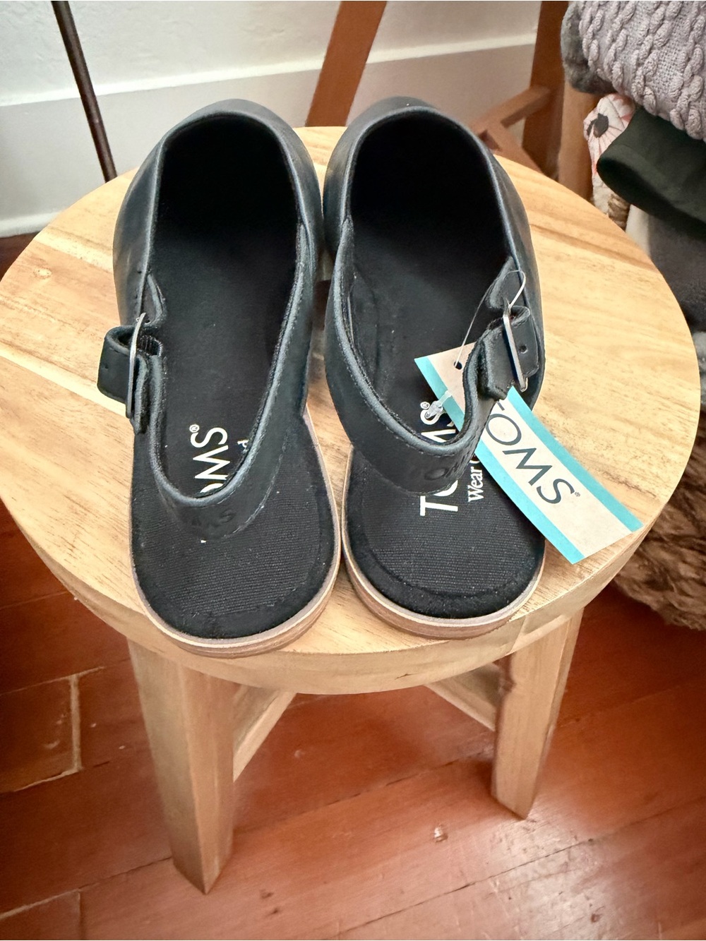 Toms Black Leather Slingback Mules - Picture 6 of 6